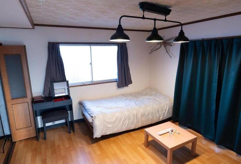 Standardrum Delat Badrum, Hostel Kuriya Osaka