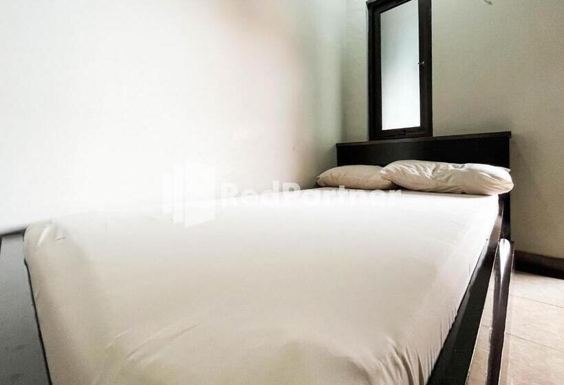 Номер Deluxe, Griya Borobudur Malang Syariah Redpartner