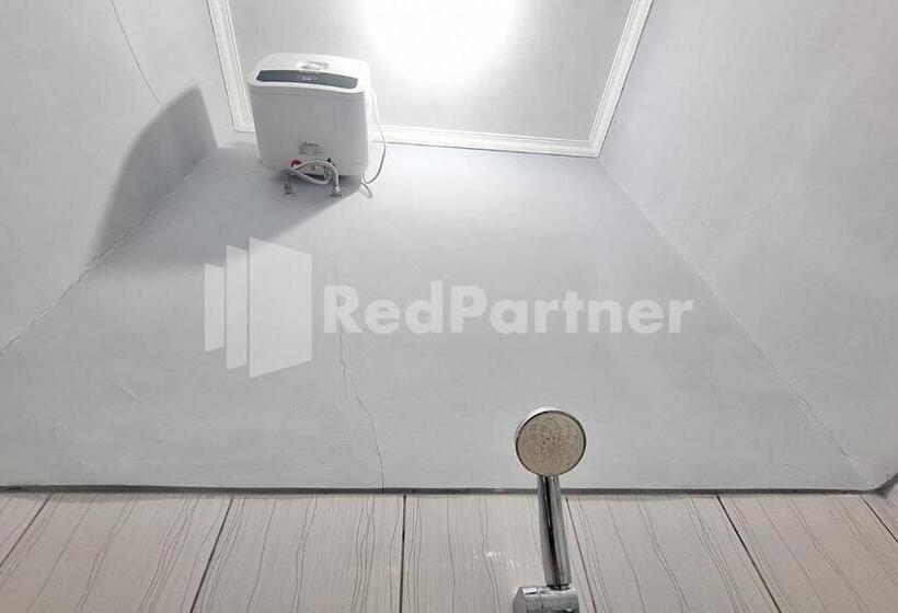 Номер Deluxe, Vins Homestay Kroya Mitra Reddoorz