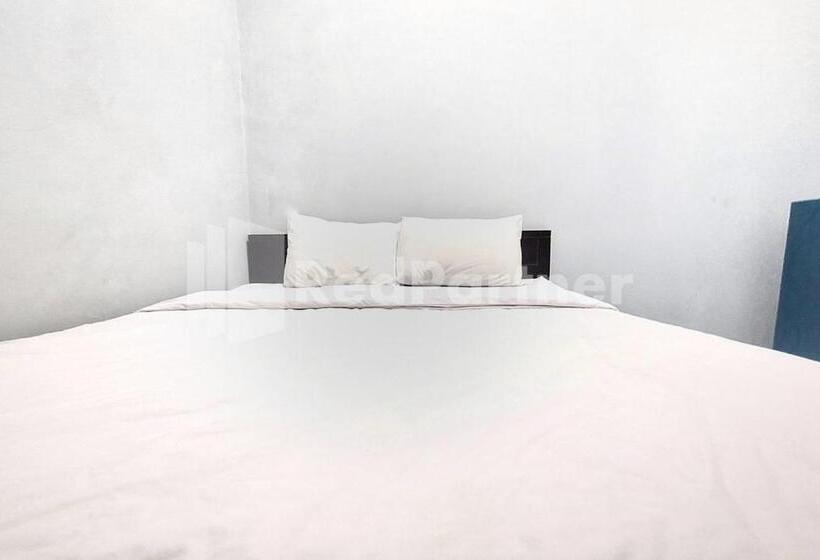 Номер Deluxe, Vins Homestay Kroya Mitra Reddoorz