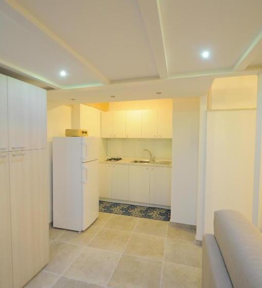 Студия Стандарт, B&b Corte Regina Esther