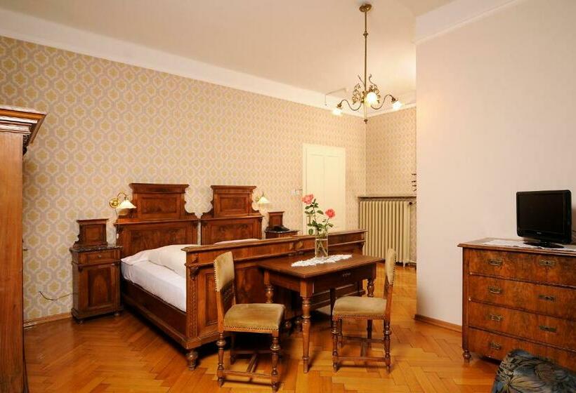 Номер Стандарт, Jarolim