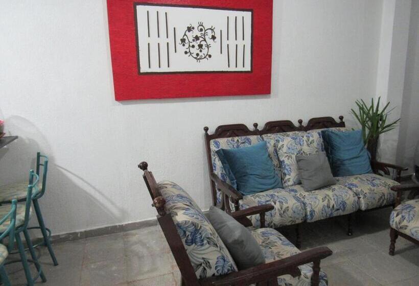 اتاق ساده سه‌ نفره, Hostel Brasil Gru