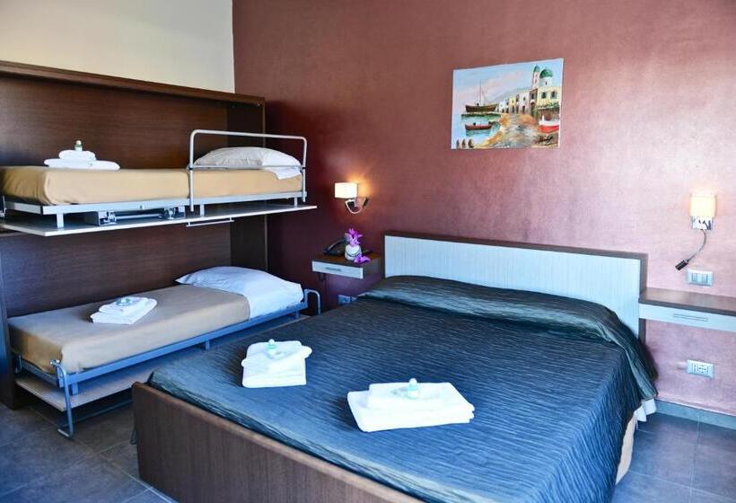 اتاق استاندارد چهار تخته, Villa Le Logge