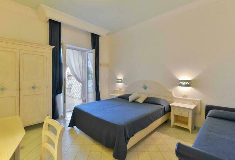 Трехместный Номер Комфорт, La Pineta Hotel Beach & Spa