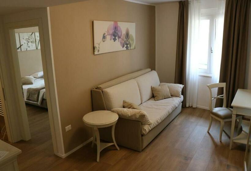 اتاق استاندارد, Rivamia