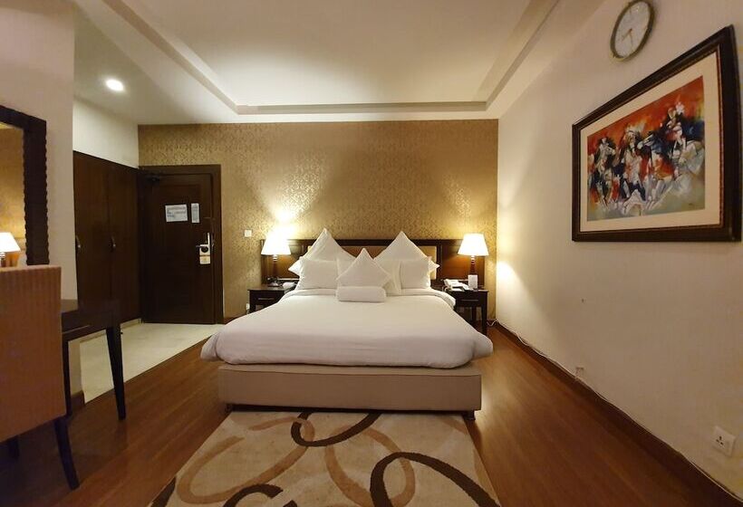 اتاق لوکس, S Chalet Islamabad
