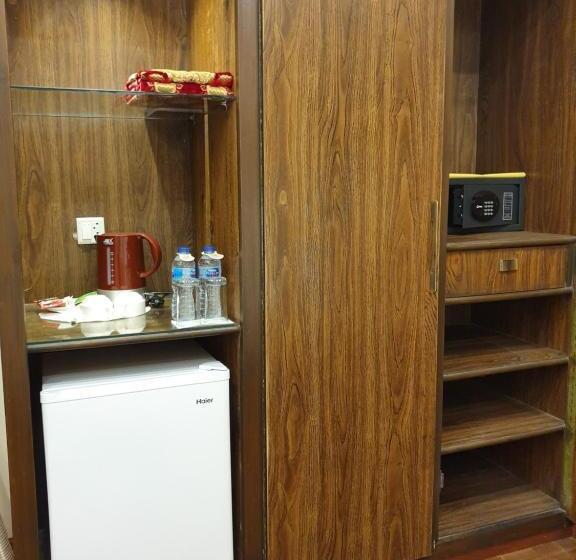 اتاق اجرایی یک تخته, S Chalet Islamabad
