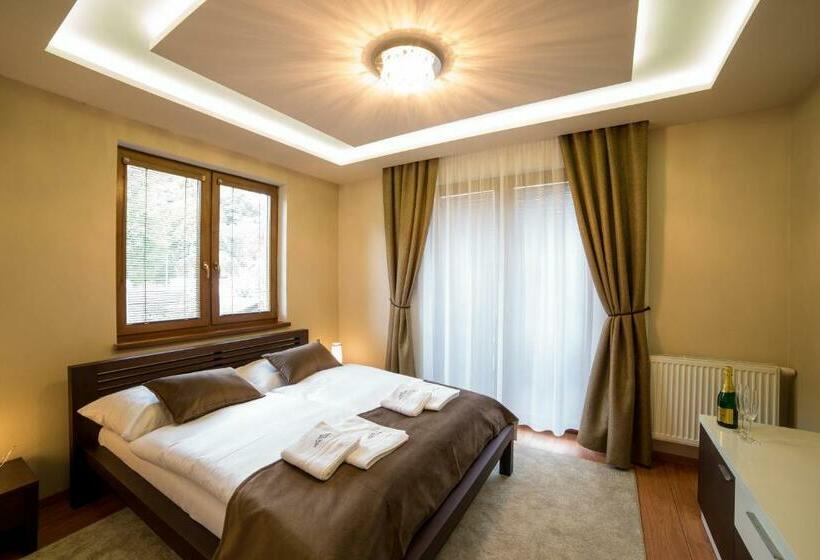 Номер Deluxe, Daro