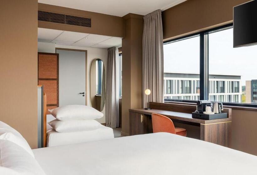 Pokój Standard Trzyosobowy, Corendon Amsterdam Schiphol Airport, a Tribute Portfolio Hotel