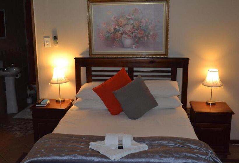 Номер Стандарт Трехместный, Castello Guesthouse Vryburg