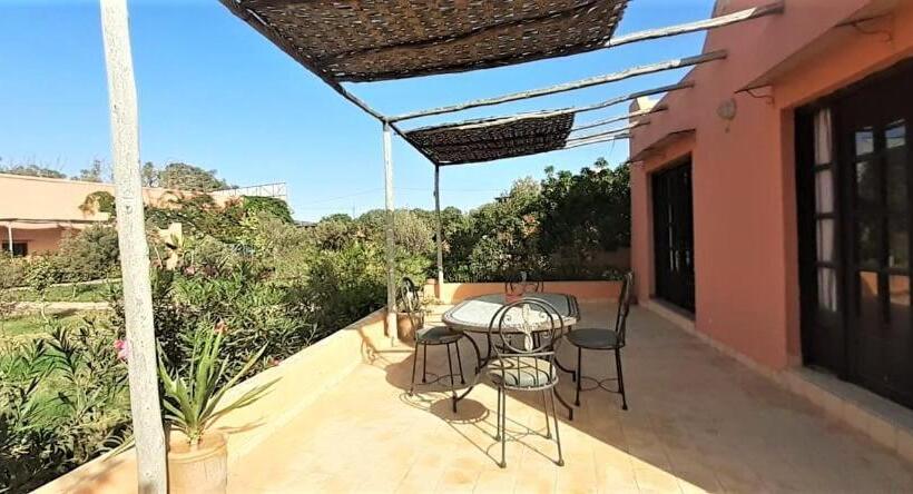 ویلای استاندارد با چشم‌انداز باغ, Maison Marocaine Agadir