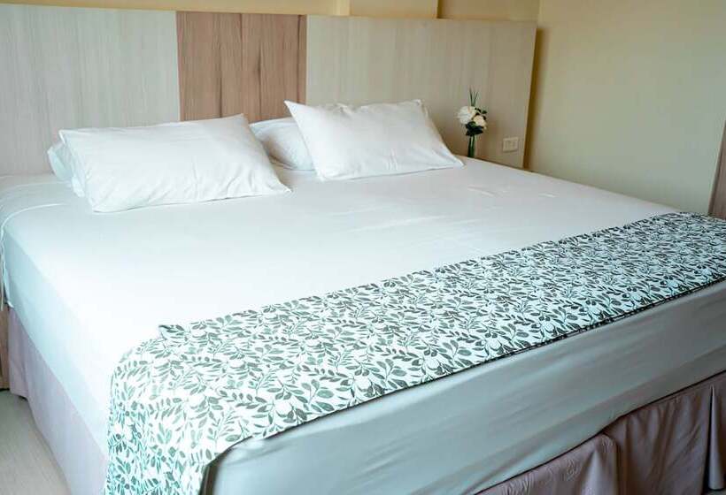 디럭스 룸, Megal Suites