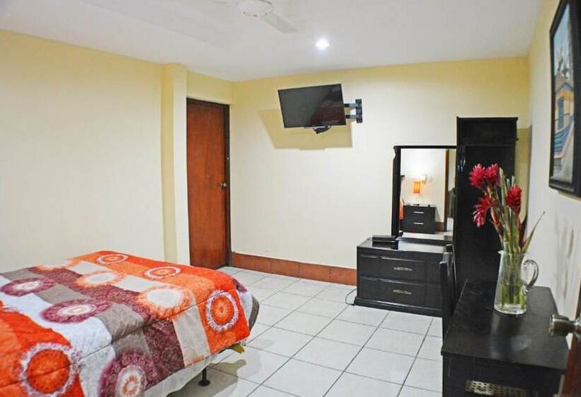 Habitación Estándar Individual, Plaza Cosiguina