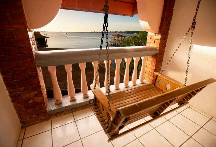 سوییت با چشم‌انداز دریا, Sea Eye Hotel   Sunset Building