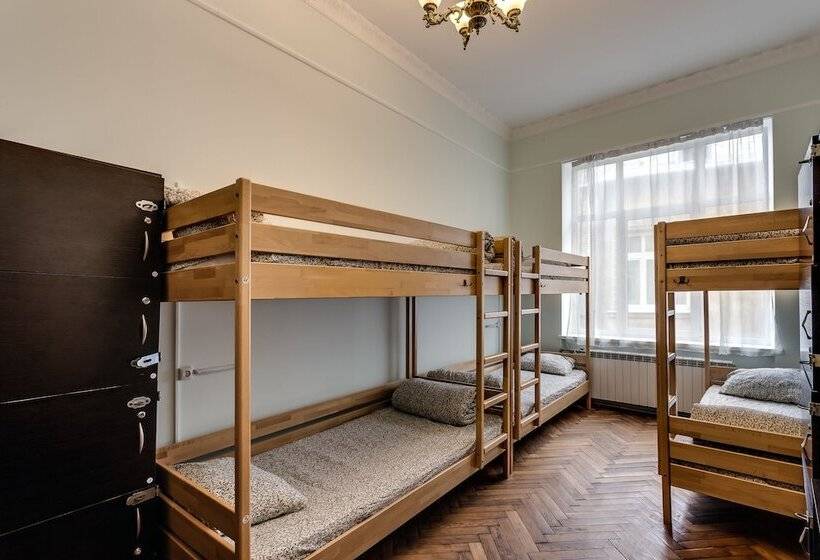 سرير فى غرفة مشتركه, Centrum Hostel