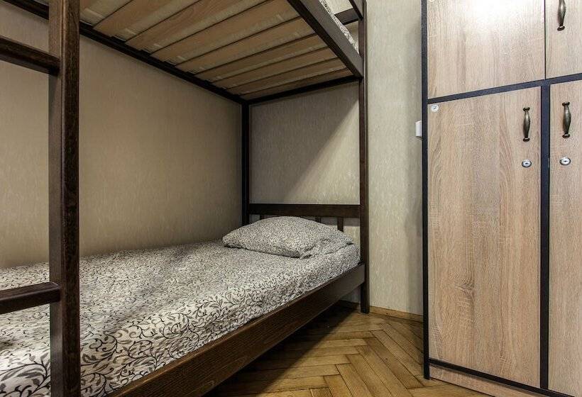 سرير فى غرفة مشتركه, Centrum Hostel