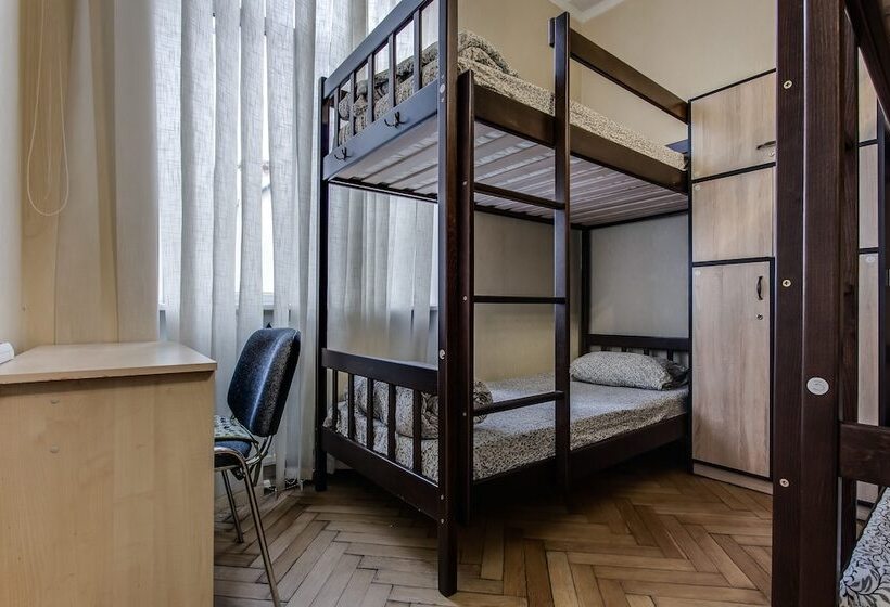سرير فى غرفة مشتركه, Centrum Hostel