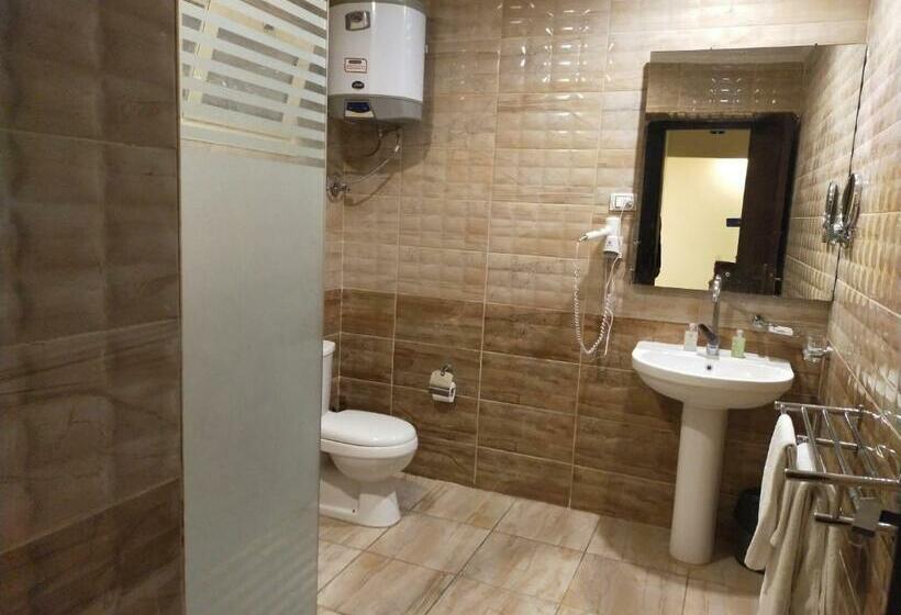 آپارتمان 3 خوابه با چشم‌انداز دریا, 26th Of July Apartments