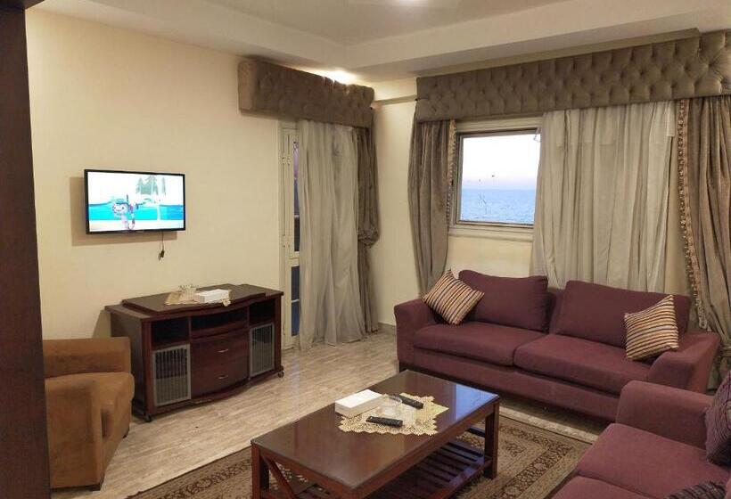 آپارتمان 3 خوابه با چشم‌انداز دریا, 26th Of July Apartments