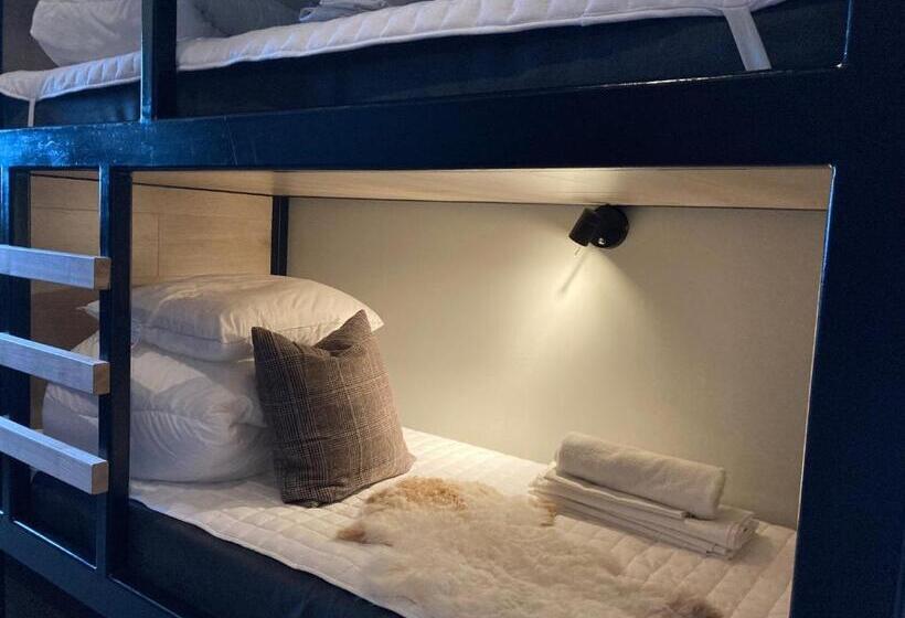 اتاق خانوادگی با تختخواب سفری, Breidablikk Guesthouse