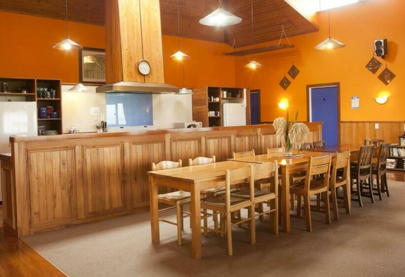 Номер Стандарт, Old Bones Lodge