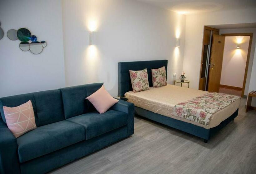 جناح عائلي, Marisol