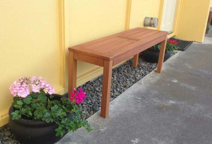 Студия Стандарт, Mount View Motel Hawera