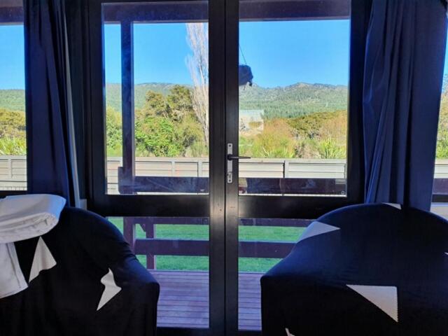 스탠다드 스튜디오, Oasis Motel & Holiday Park Turangi