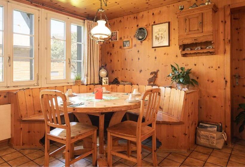 Трехместный Номер Стандарт с Балконом, Lehmann's Herberge Hostel