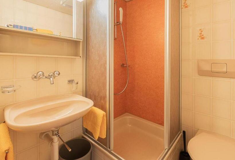 Номер Стандарт Трехместный, Lehmann's Herberge Hostel