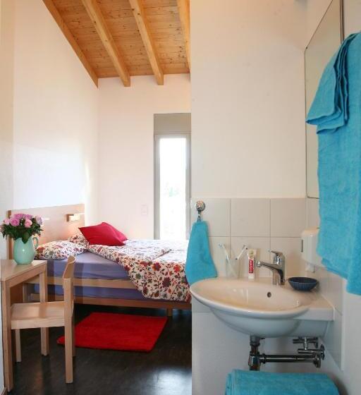 Номер Economy с общей ванной комнатой, Lugano Savosa Youth Hostel