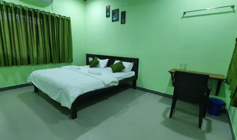 Номер Deluxe, Happy Holiday Alibaug