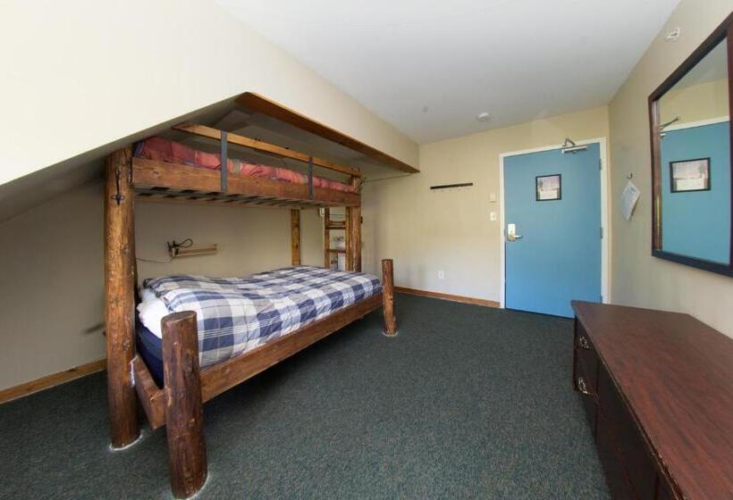家庭房间共用浴室, Squamish Adventure Inn