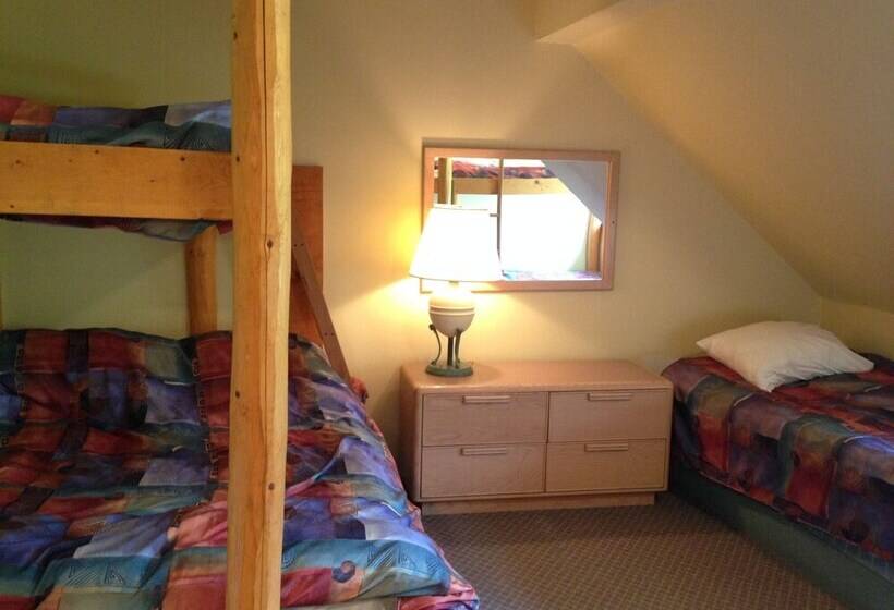 Quarto Estandar Banheiro Compartilhado, Squamish Adventure Inn