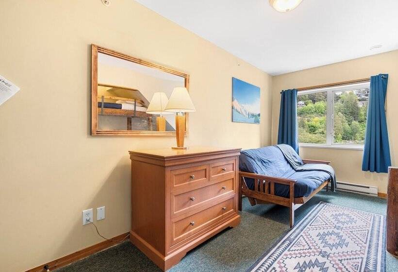 Quarto Familiar Banheiro Compartilhado, Squamish Adventure Inn