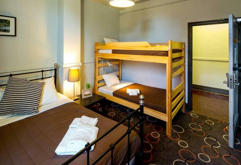 غرفة عائلية حمام مشترك, Hi Vancouver Jericho Beach   Hostel