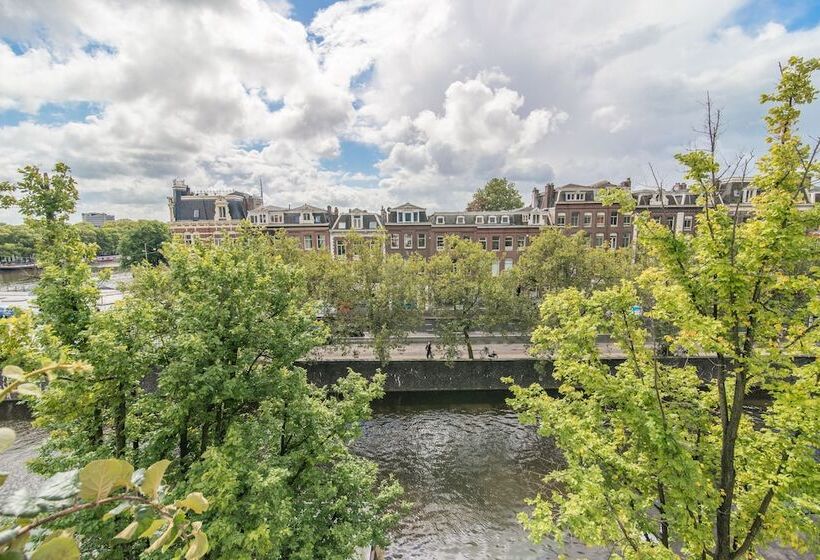 سوییت, Amstel Corner