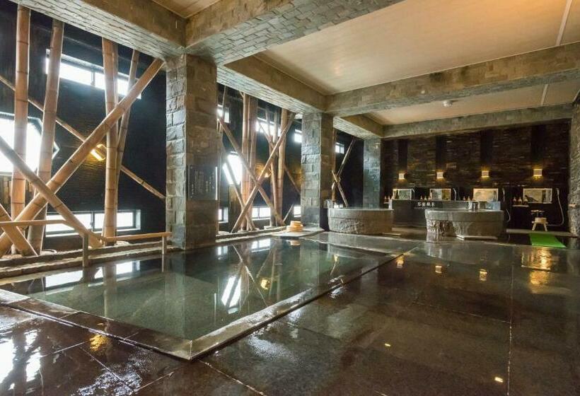 Семейный Номер, Awara Grand
