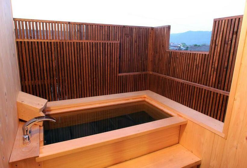 غرفة سوبيريور, Asotsuruya