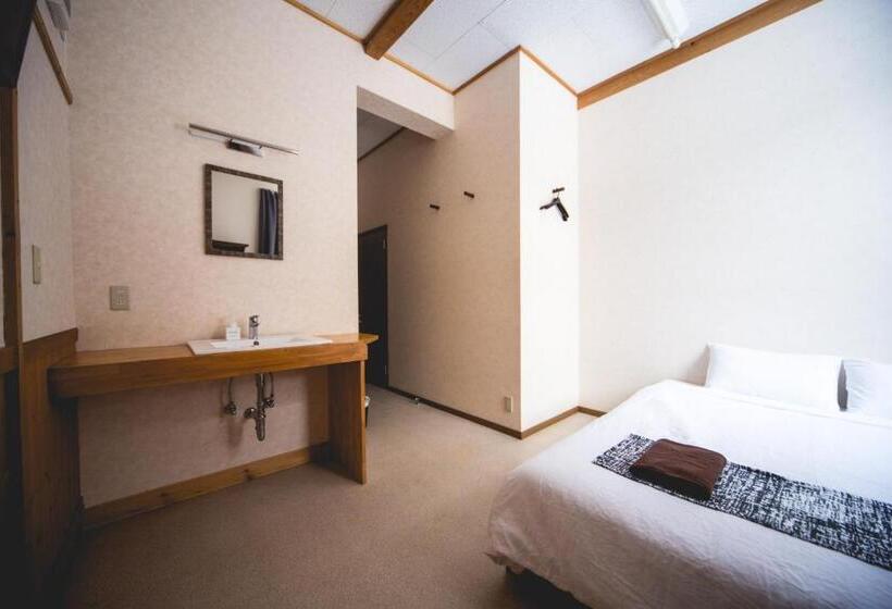 Семейный Номер, Hakuba Cortina Lodge