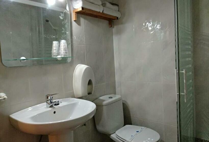 Номер Стандарт Трехместный, Hostal Almenara