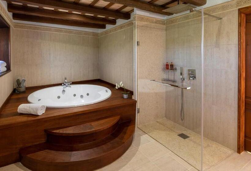 Quarto Estandar com Hidromassagem, Somnis De L´empordà