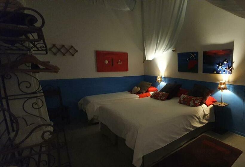 اتاق کلاسیک سه تخته, Barrio Boutik Hostal Long Stays