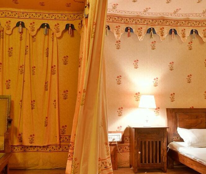 چادر با خدمات رفاهی لوکس, Foothill Pushkar Resort