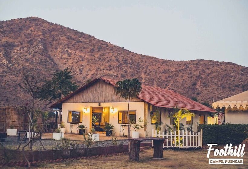 چادر با خدمات رفاهی فوق ممتاز, Foothill Pushkar Resort