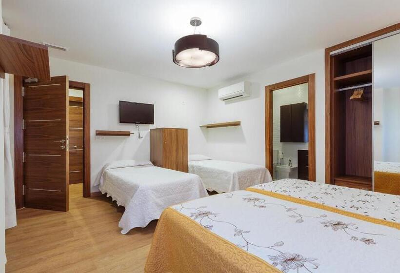 اتاق استاندارد چهار تخته, Hostal Arriola