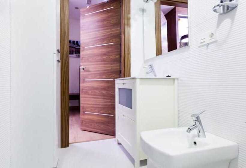 اتاق استاندارد یک نفره, Hostal Arriola