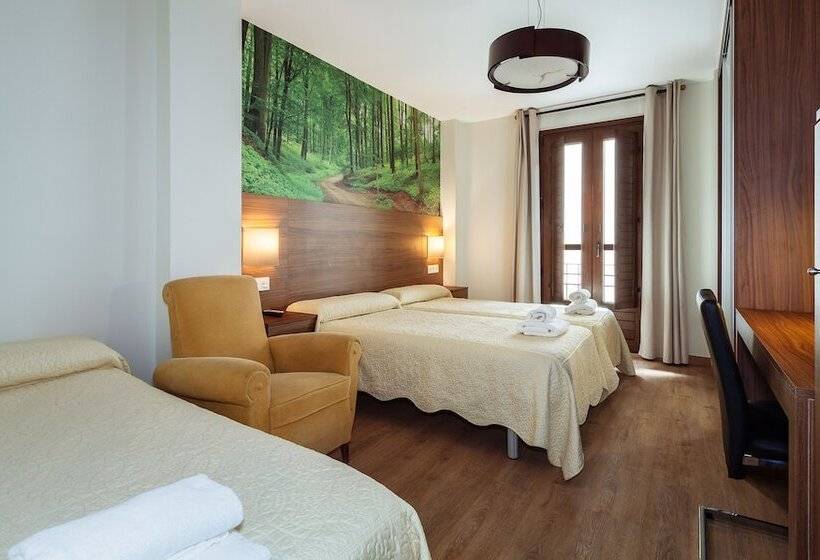 اتاق استاندارد سه نفره, Hostal Arriola