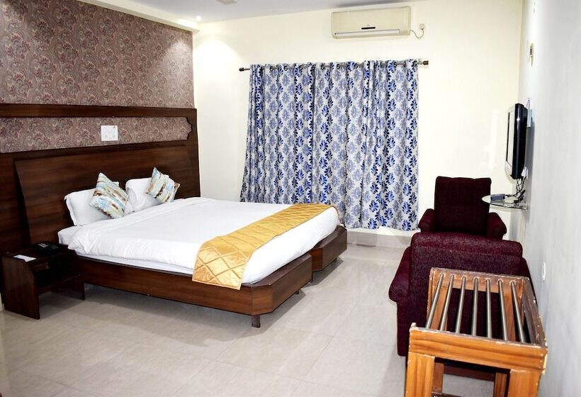 Номер Deluxe, Radhika Regency